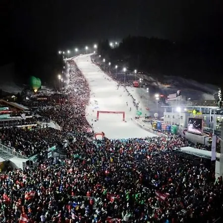 شقة Rindis Platzl Apartmenthaus سخلادميخ