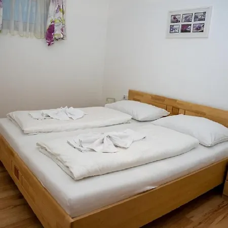 아파트 Rindis Platzl Apartmenthaus 슈라드밍